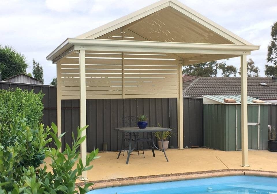 Gable roof pergola with privacy screening